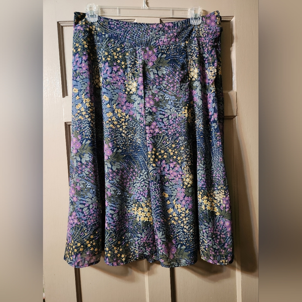 Gorgeous Christopher & Banks Lightweight Lined Floral Skirt Size 14